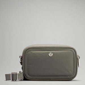 Lululemon Crossbody Camera Bag 2L (Grey Sage)